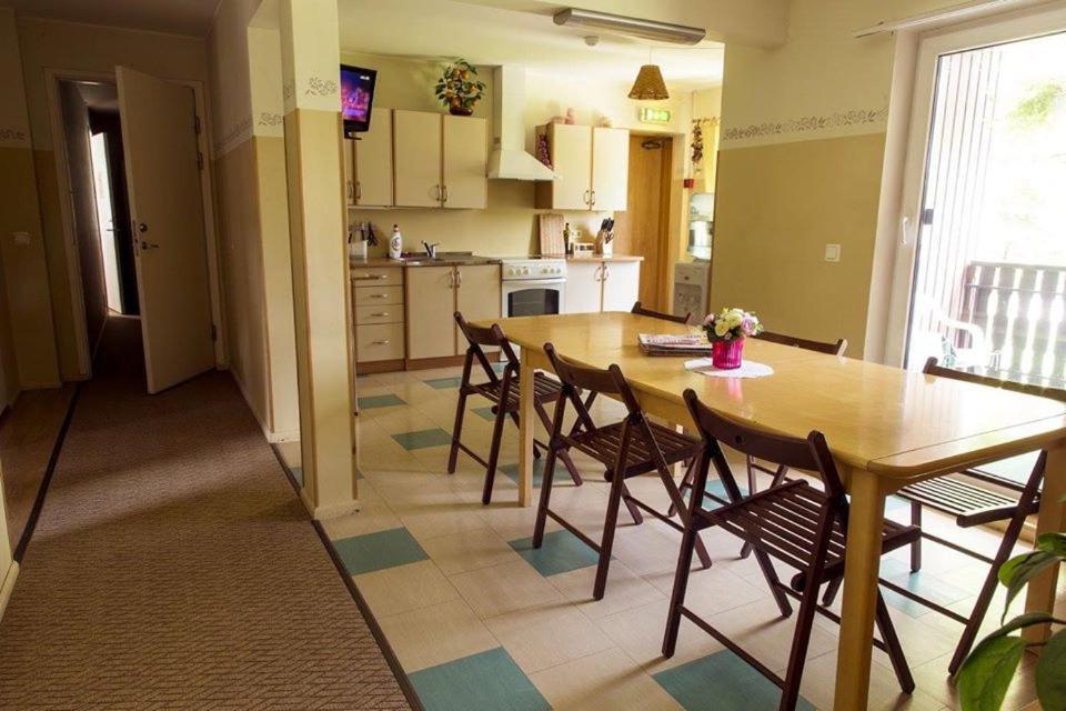 Vahe Guest House Пылтсамаа Экстерьер фото